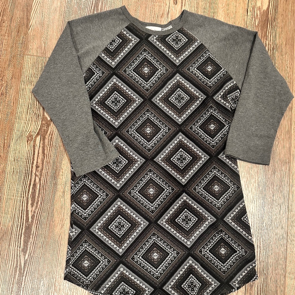 Lularoe Randy Tee